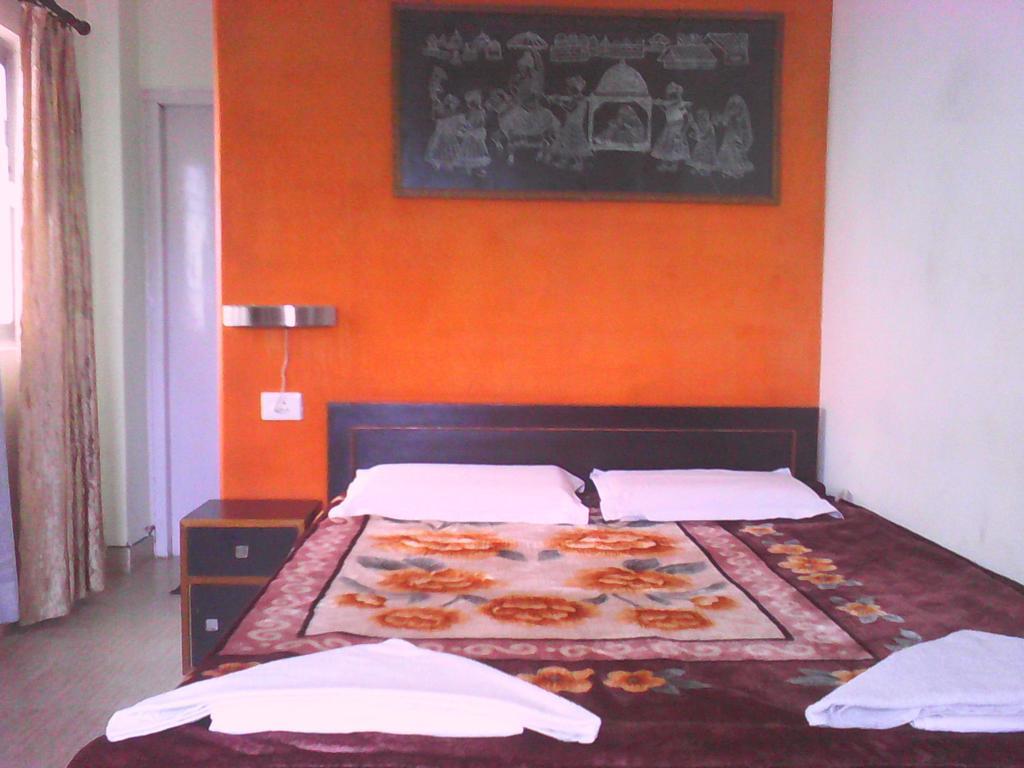 Leela Guest House Varanasi Exterior photo