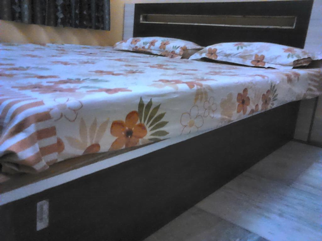 Leela Guest House Varanasi Room photo