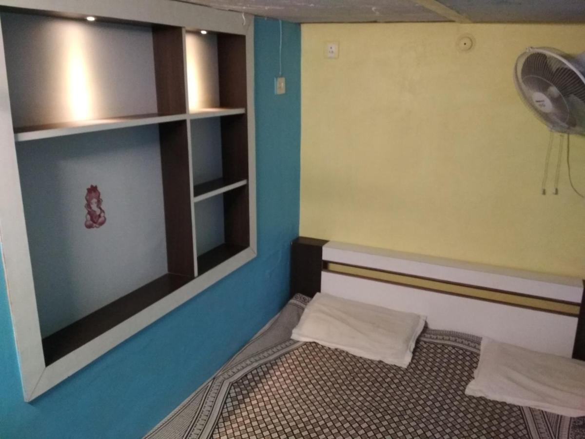 Leela Guest House Varanasi Exterior photo